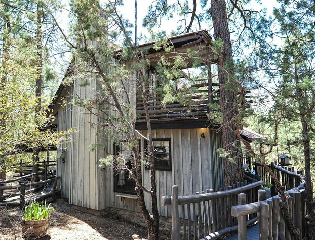 Bear Creek Motel And Cabins hotel detail image 3
