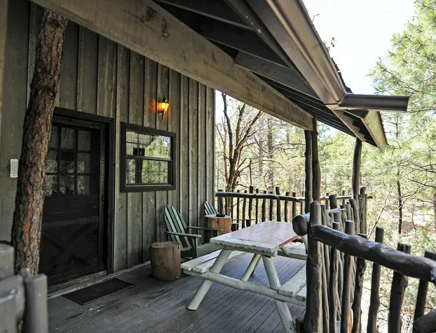 Bear Creek Motel And Cabins hotel detail image 1