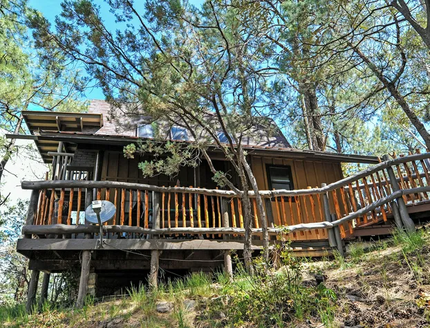 Bear Creek Motel And Cabins hotel detail image 2