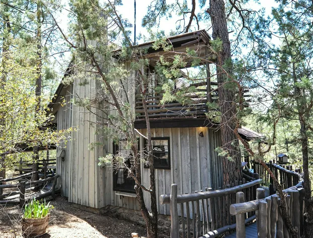 Bear Creek Motel And Cabins hotel detail image 3