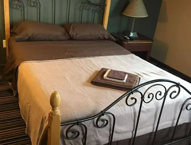 Salmon River Pub & Grill hotel detail image 2