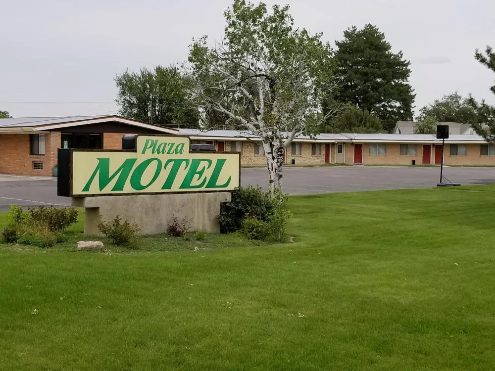 Plaza Motel hotel hero