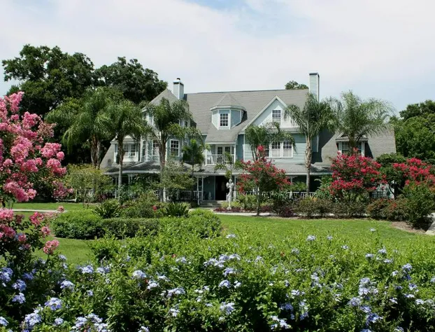 Heron Cay Lakeview Bed & Breakfast Inn hotel detail image 2