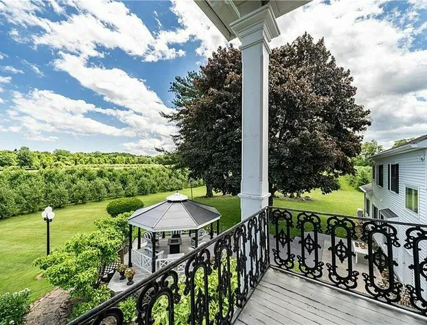 The Inn at Burnap's hotel detail image 4