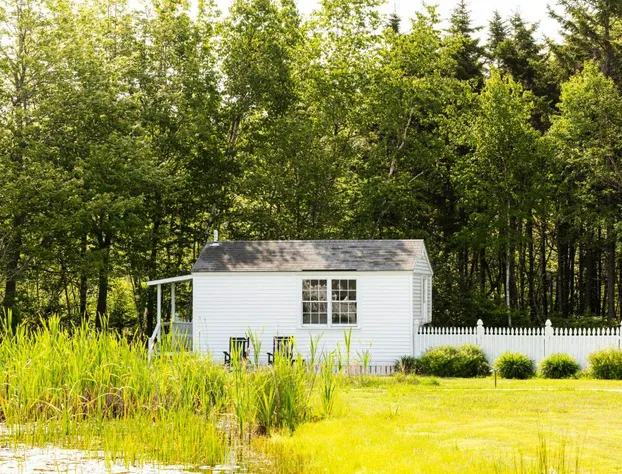 Bluebird Ocean Point Inn hotel detail image 1