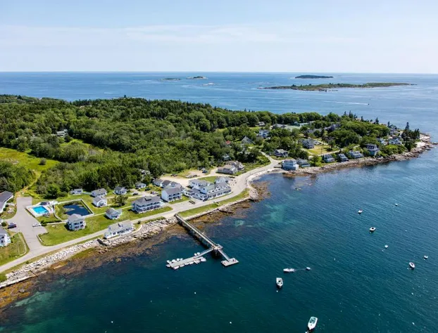 Bluebird Ocean Point Inn hotel detail image 2