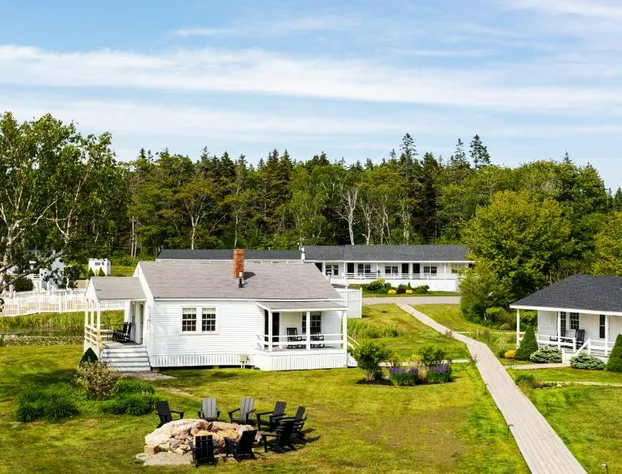 Bluebird Ocean Point Inn hotel detail image 1