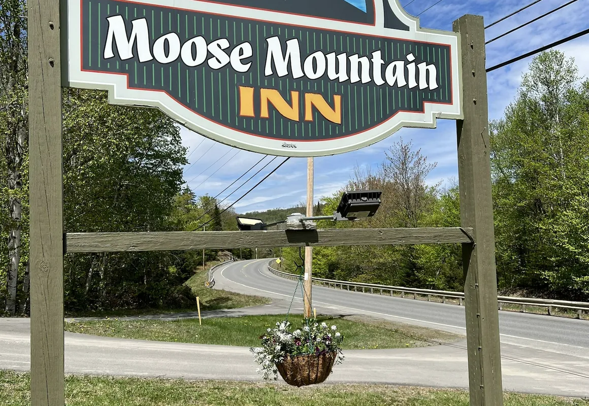 Moose Mountain inn hotel hero