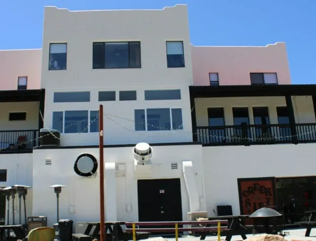 Creekside Lodge and Cabins hotel detail image 3