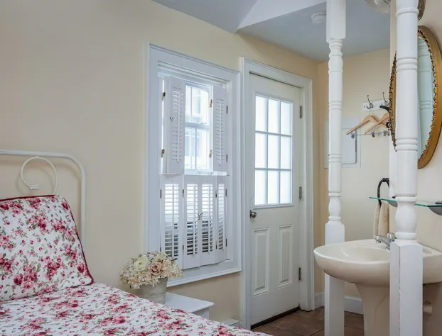 The Blue Dory Inn hotel detail image 3