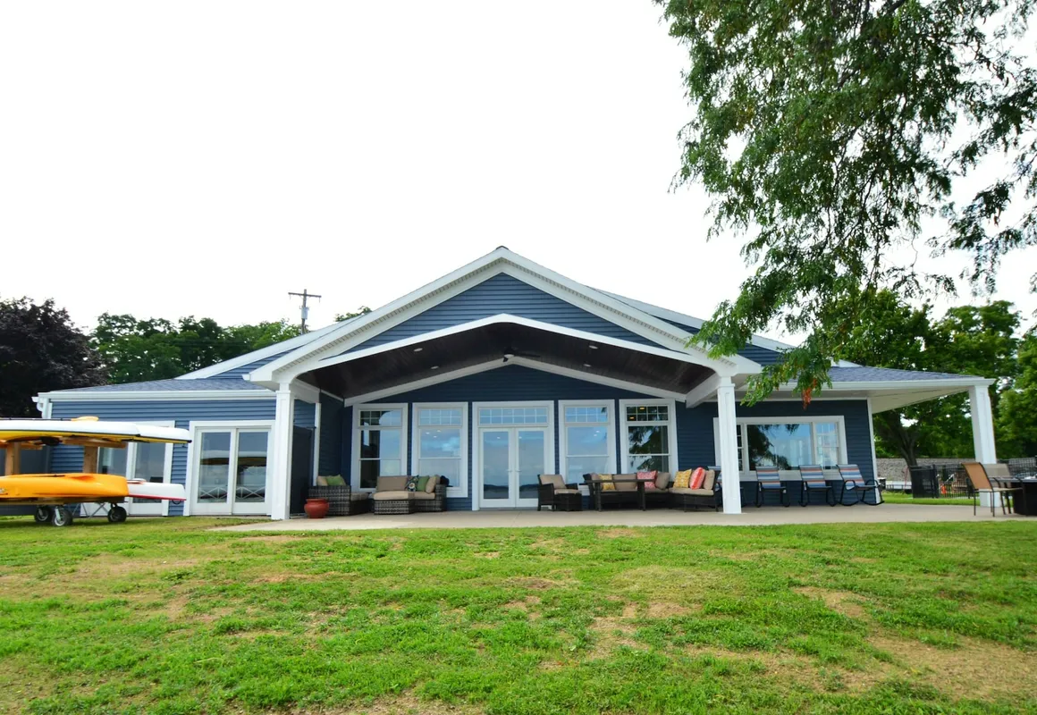 Waters Edge B&B Resort hotel hero