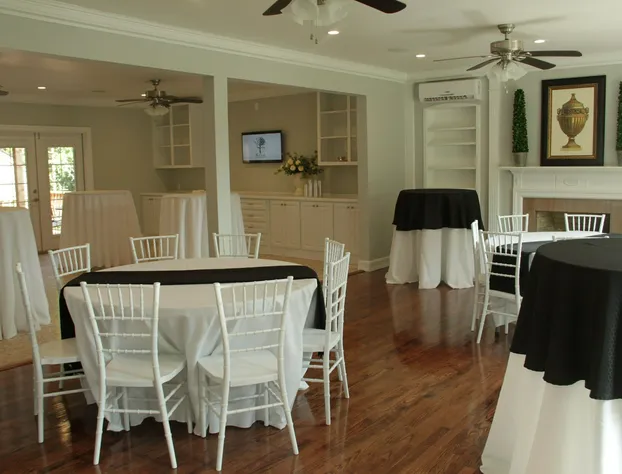 The Oaks Bed and Breakfast hotel detail image 2