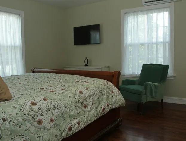 The Oaks Bed and Breakfast hotel detail image 4