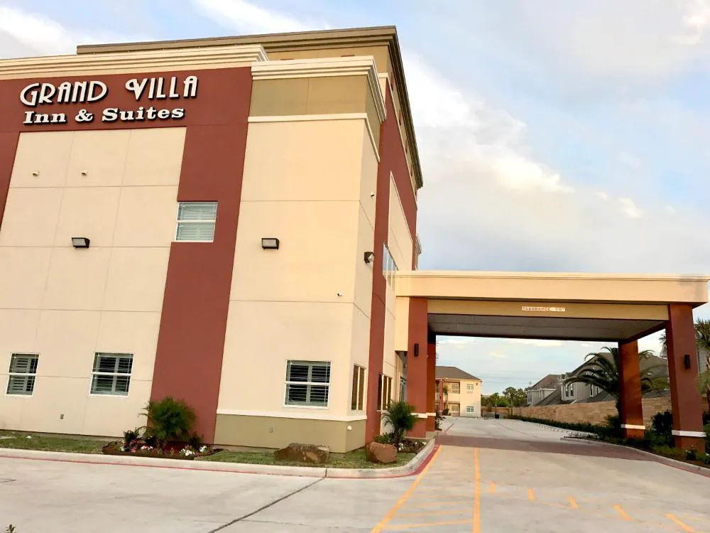 Grand Villa Inn & Suites Chinatown hotel hero