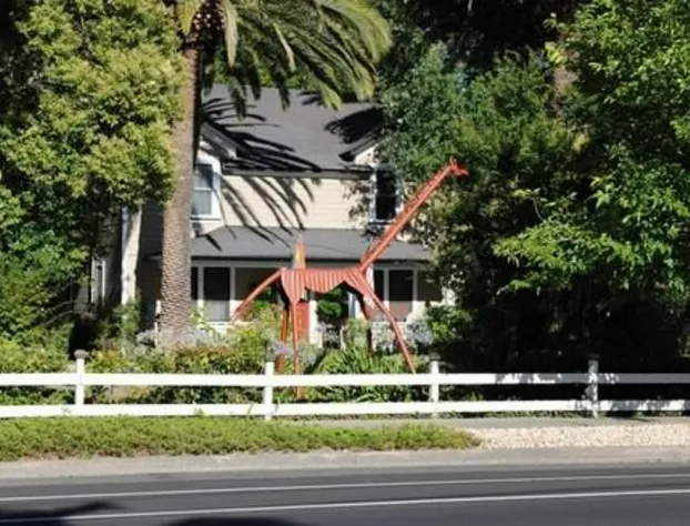 The Giraffe Inn at Old Parks Manor hotel detail image 4