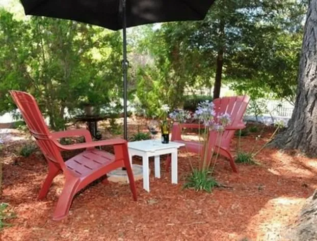 The Giraffe Inn at Old Parks Manor hotel detail image 3