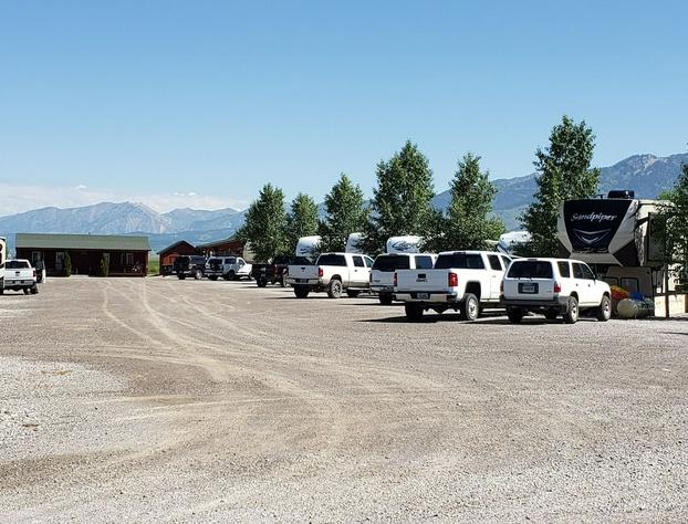 Wolf Den Log Cabin Motel and RV Park hotel detail image 2