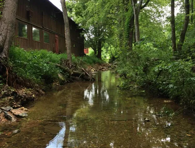Sugar Creek Retreat hotel detail image 2