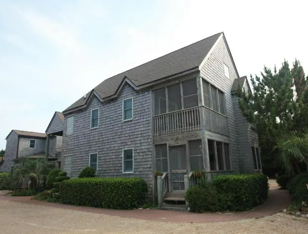 Courtyard Villas on Silver Lake Harbor hotel detail image 1
