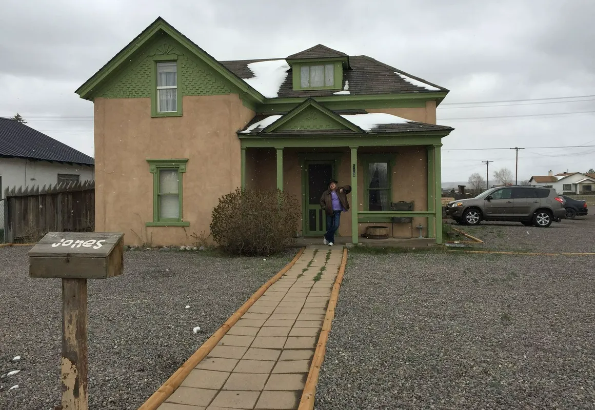 Indiana Jones Bed & Breakfast hotel hero