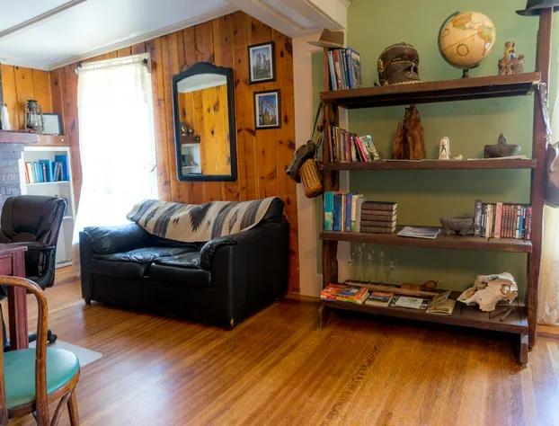 Indiana Jones Bed & Breakfast hotel detail image 3