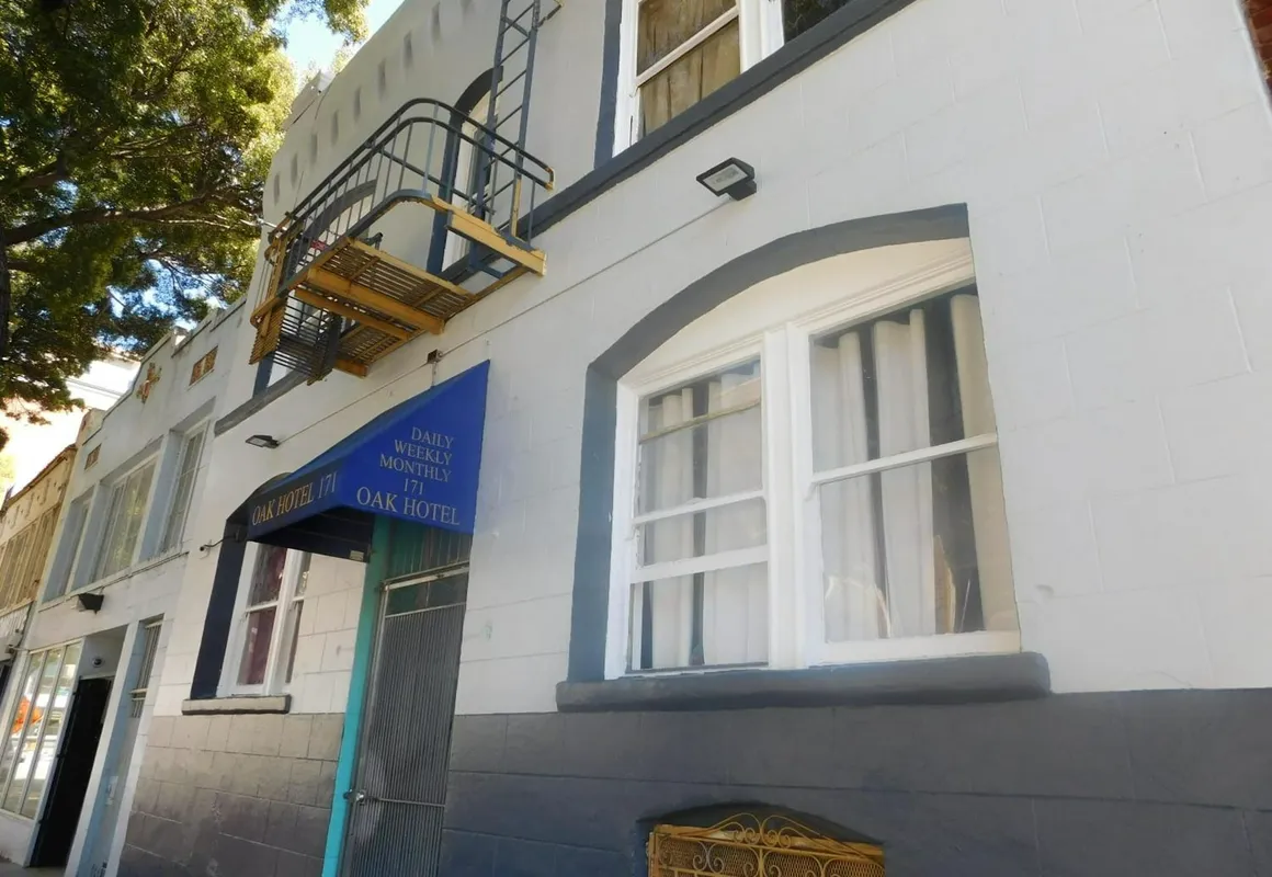 Oak Hotel hotel hero