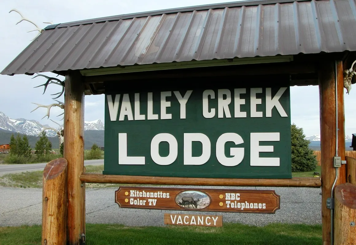 Valley Creek Lodge hotel hero