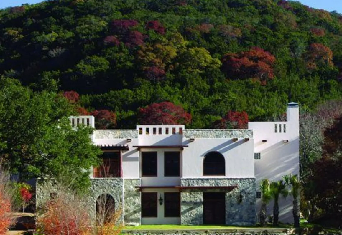 Escondida Resort & Spa hotel hero