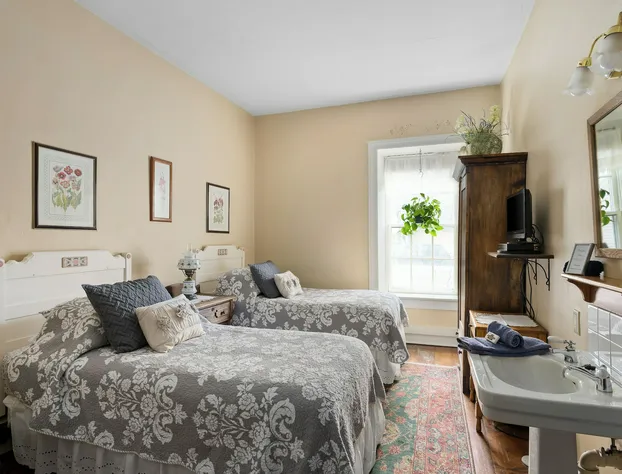 The Stagecoach Inn Bed & Breakfast and Five20 Social Stop hotel detail image 4