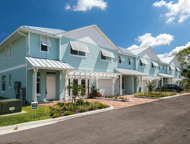 Cape Crossing Resort & Marina hotel detail image 2