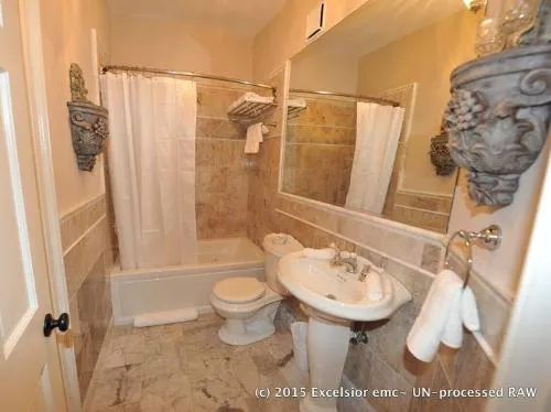 Inn at Springfield Manor hotel detail image 2