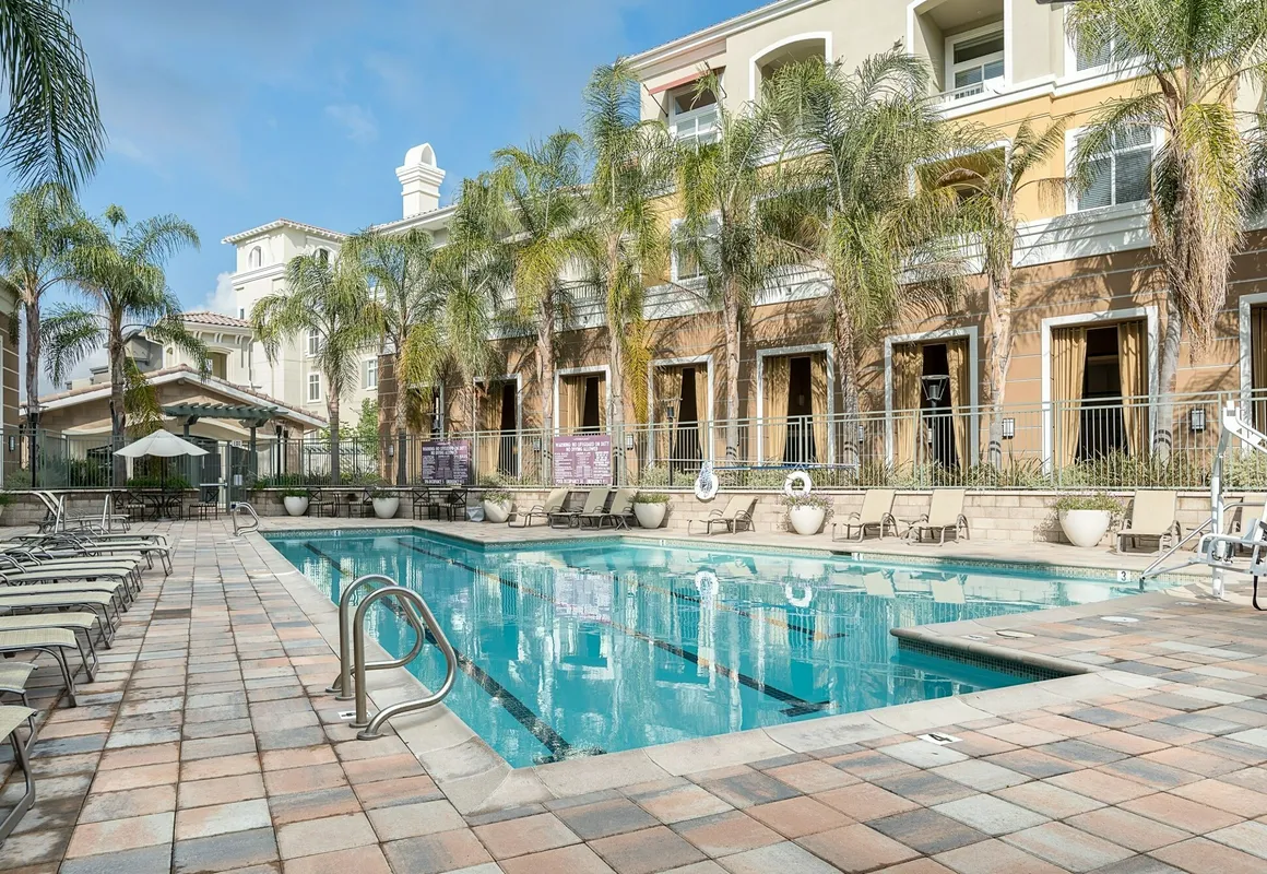 Global Luxury Suites Baypointe Station hotel hero