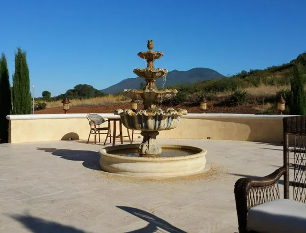 Thorn Hill Vineyard Villas hotel detail image 2