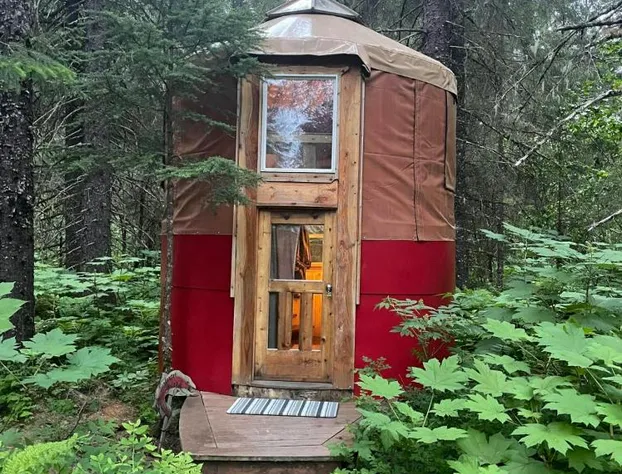 Nauti Otter Inn and Yurt Village hotel detail image 2