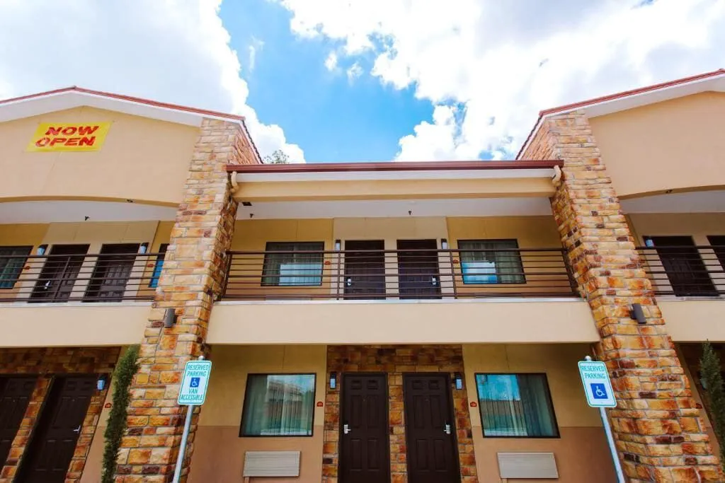 Palace Inn and Suites - Willowbrook Mall hotel hero