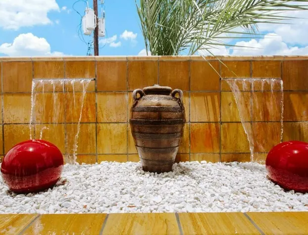 Palace Inn and Suites - Willowbrook Mall hotel detail image 1