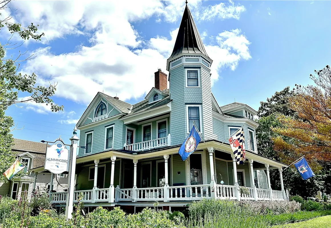 Hummingbird Inn hotel hero