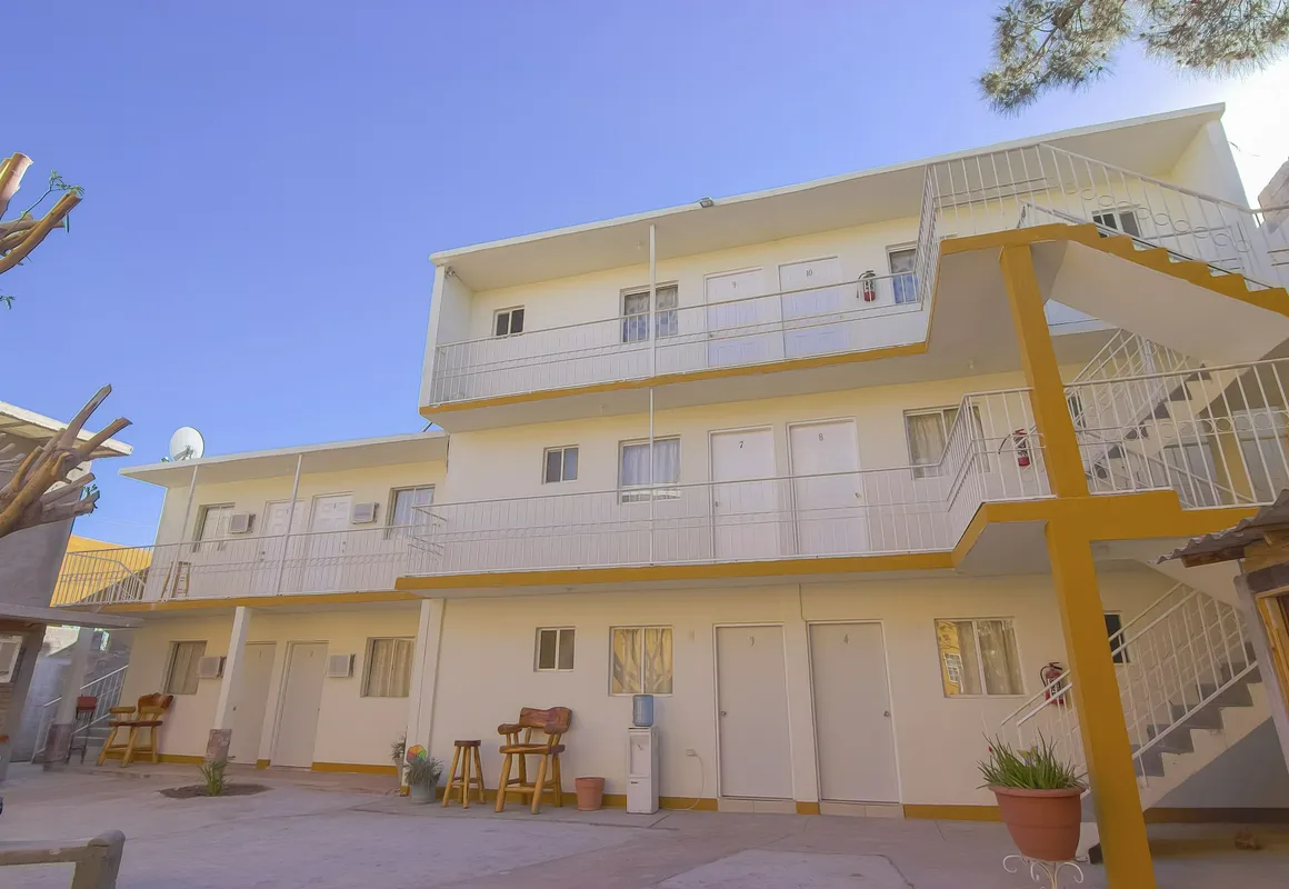 Consul Suites hotel hero