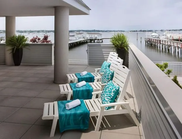 Fathoms Hotel & Marina hotel detail image 2