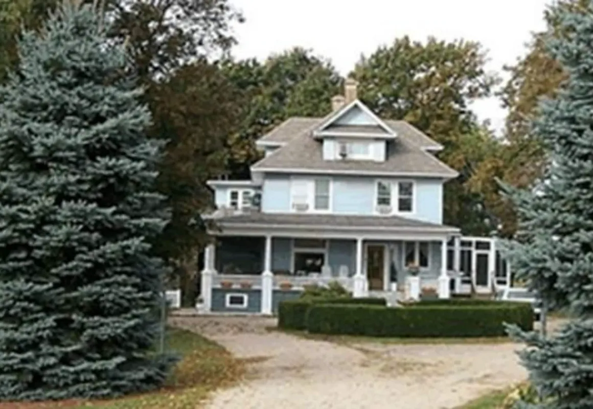 J. Paule's Fenn Inn hotel hero