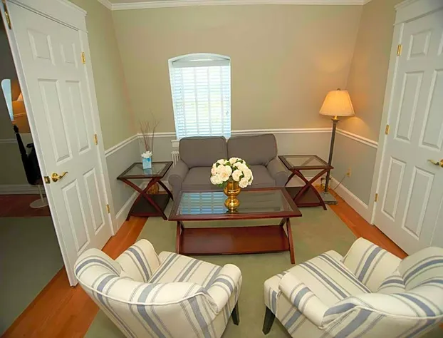 Bellevue Manor hotel detail image 1