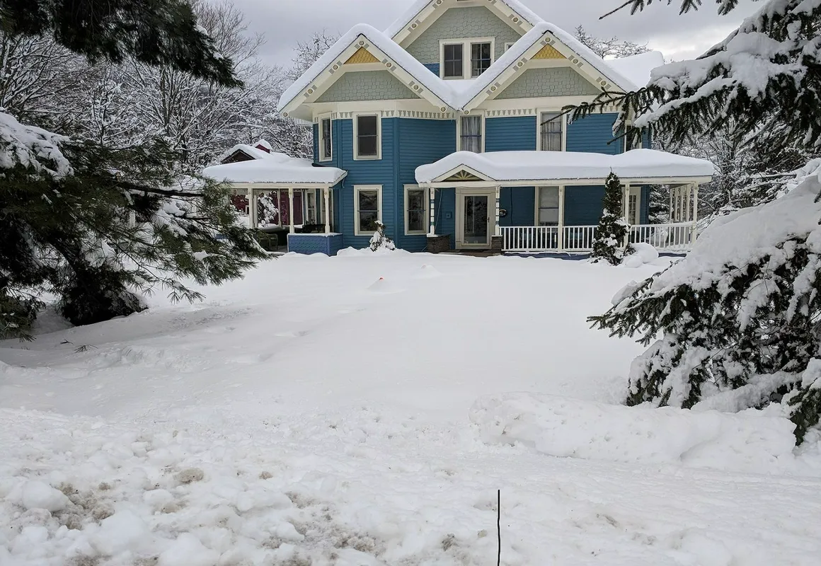 Meadowood Inn hotel hero