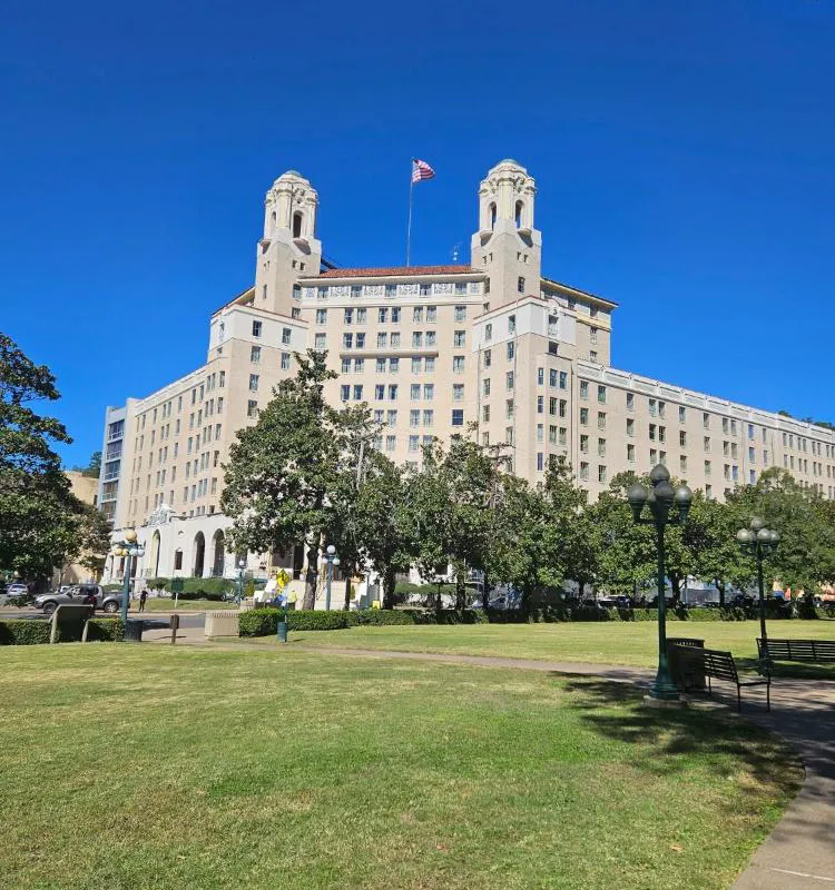 Arlington Resort Hotel and Spa hotel hero