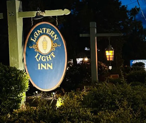Lantern Light Inn - Romantic Getaway hotel detail image 1
