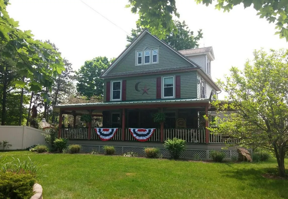 Oasis Bed and Breakfast hotel hero