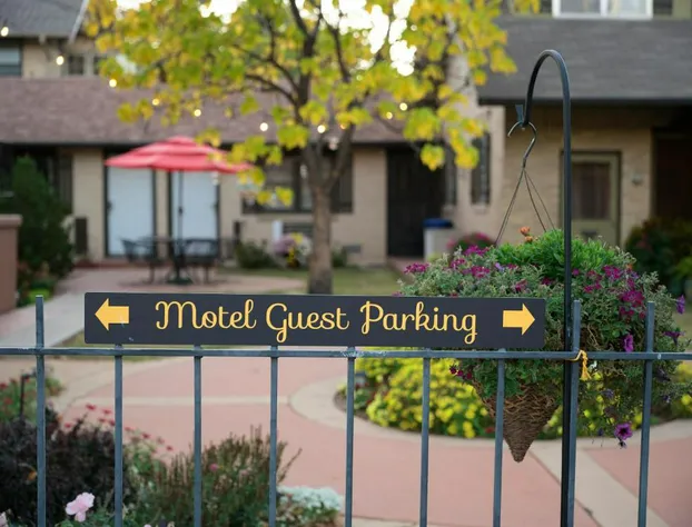 The Crest Motel in Colorful Colorado hotel detail image 2