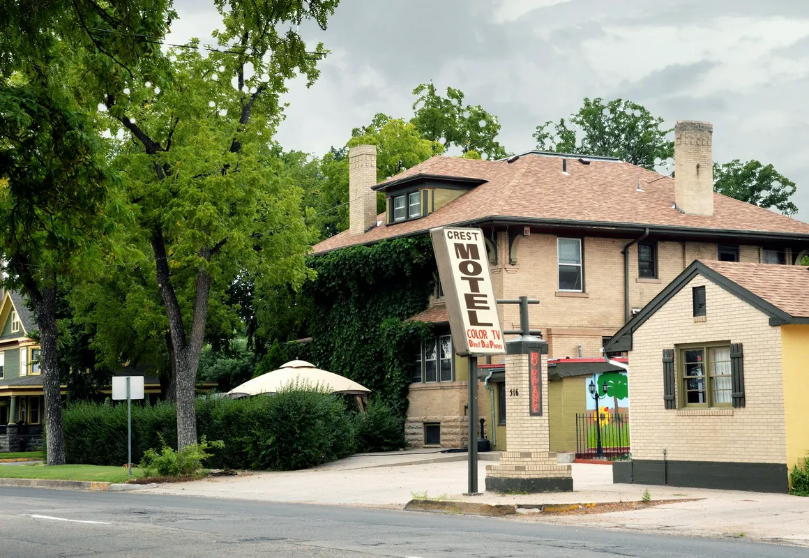 The Crest Motel in Colorful Colorado hotel hero