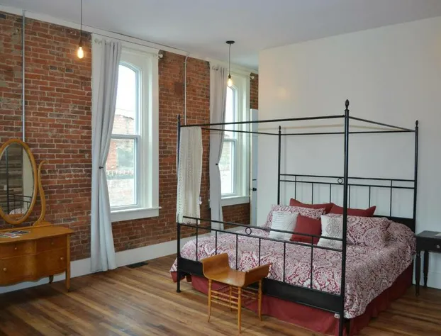 Eighteen-Ninety Sleepover hotel detail image 2