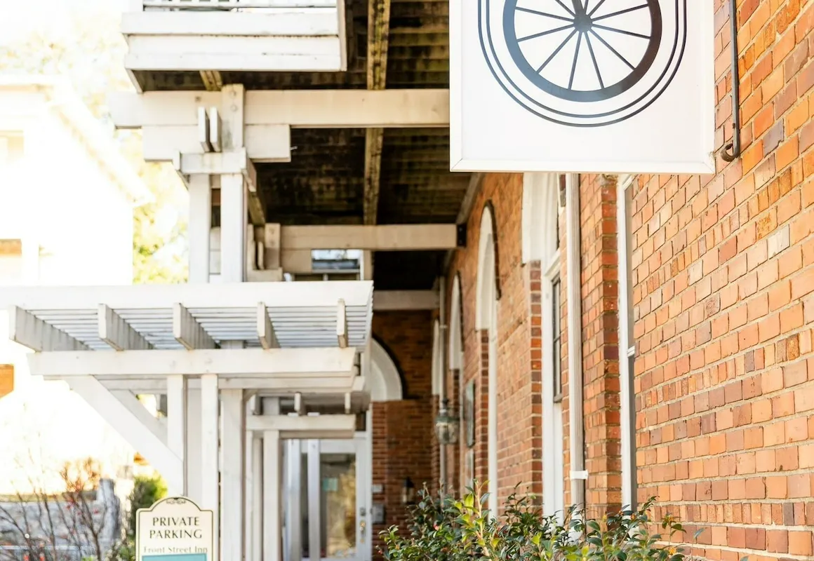 Front Street Inn hotel hero