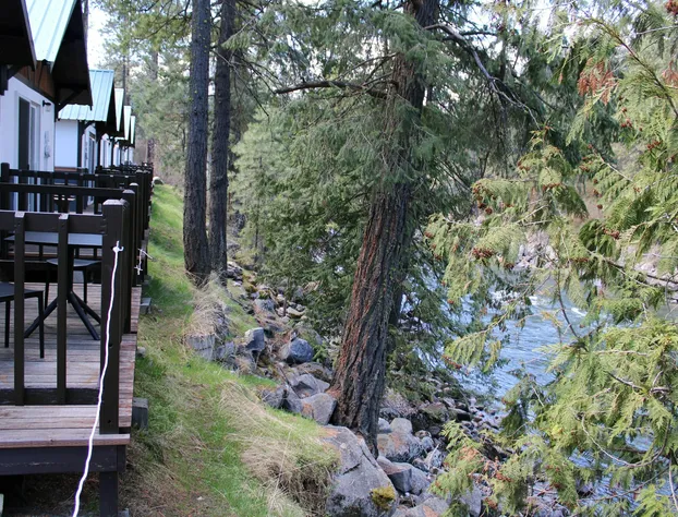 LOGE Leavenworth Riverside hotel detail image 3